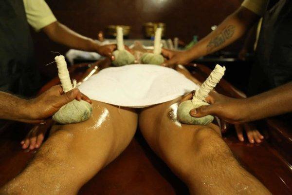 Ayurvedic Patra Pinda Sweda Treatment