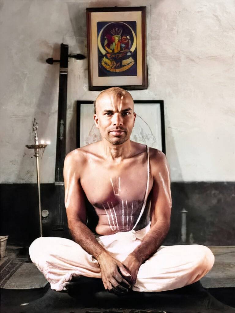Portrait of Sri Ranga, Guru of Dr. Krishna, seated in a meditative pose, adorned with traditional markings, reflecting serenity and spiritual depth at Indus Valley Ayurvedic Centre.